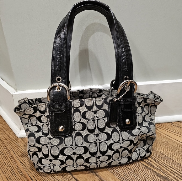 Authentic Coach Signature Penelope Shoulderbag - Picture 1 of 16